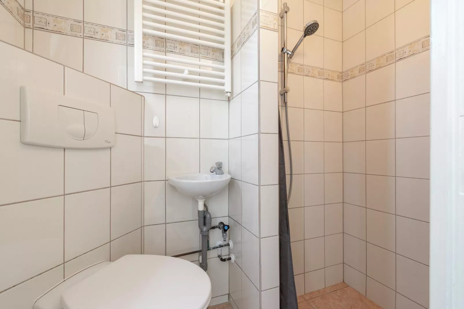 Effe Sprage-Bathroom