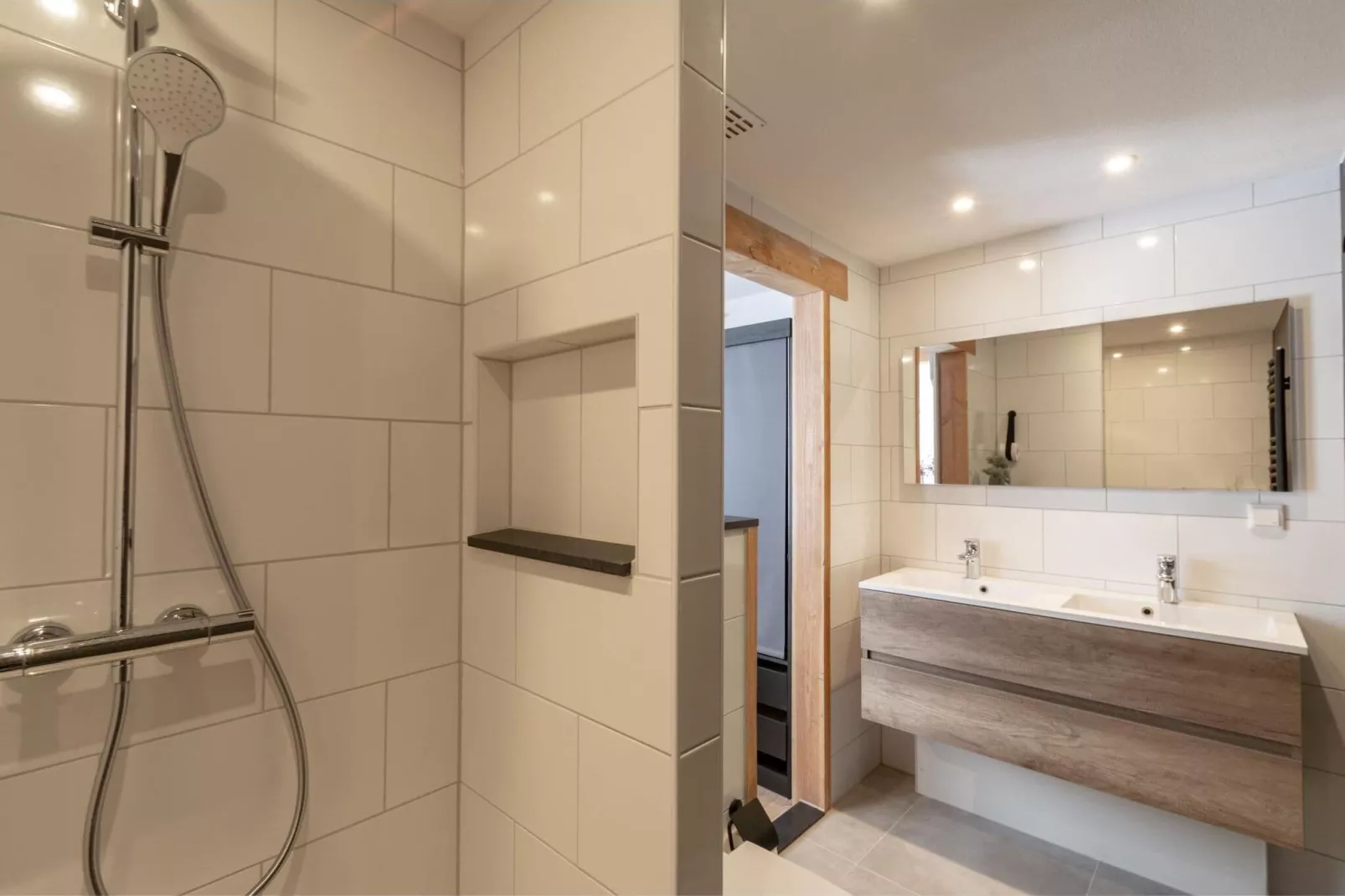 De Blenck 29-Bathroom