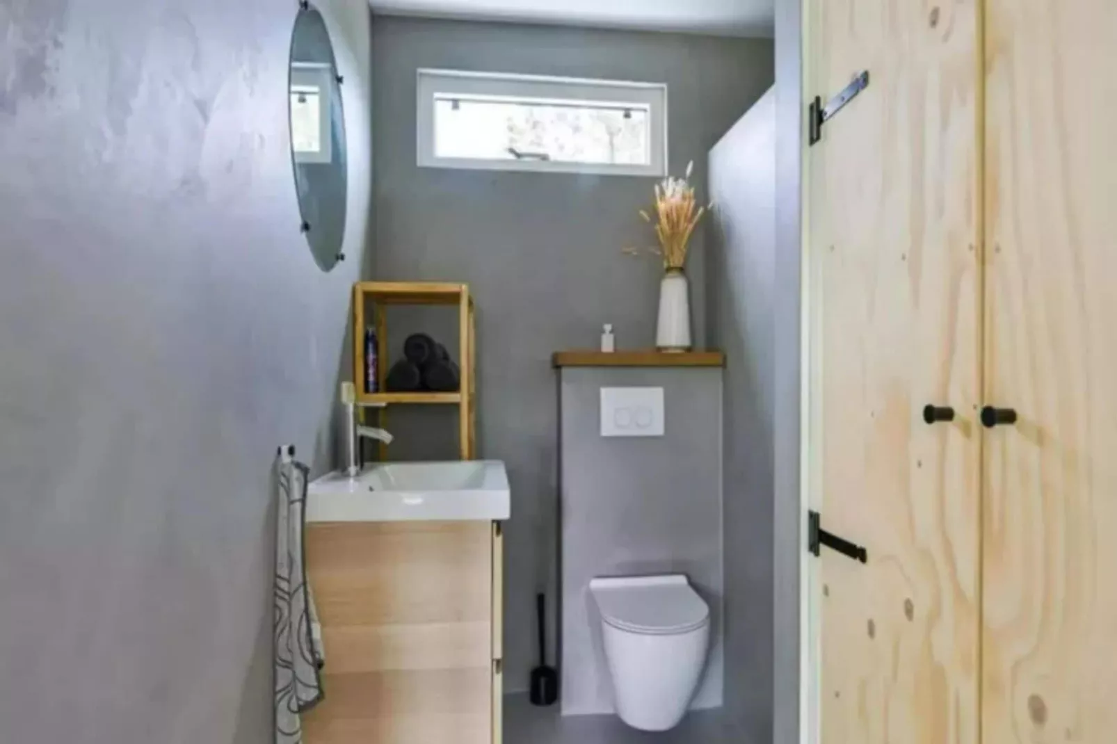 Eureka 36-Bathroom