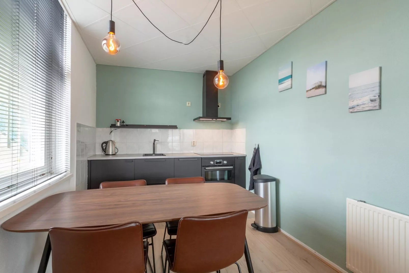 Strandslag 95-Dining room