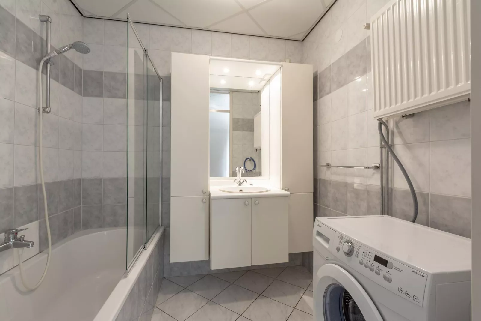 Strandslag 95-Bathroom