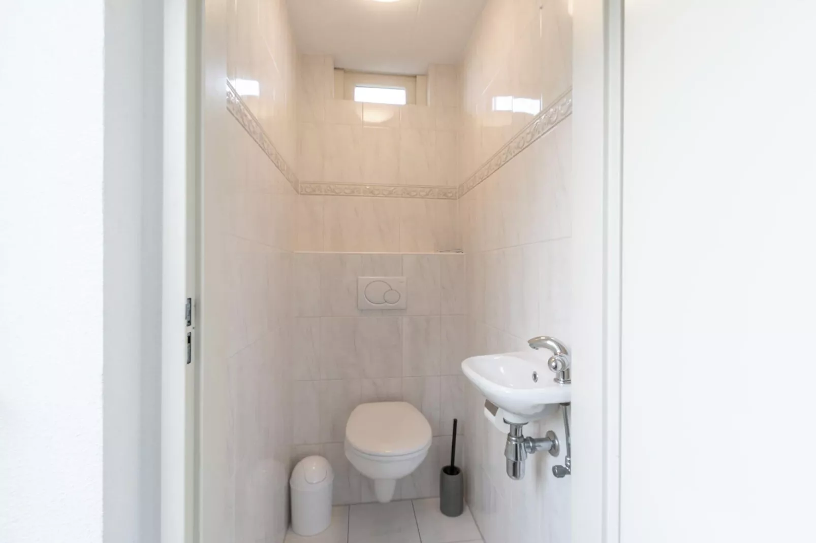 Eureka 83-Bathroom