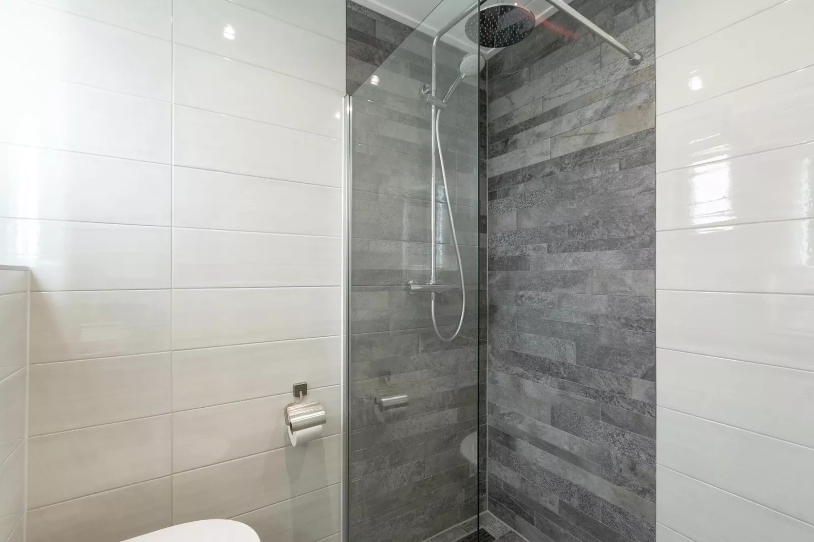 Garnekuul 12-Bathroom