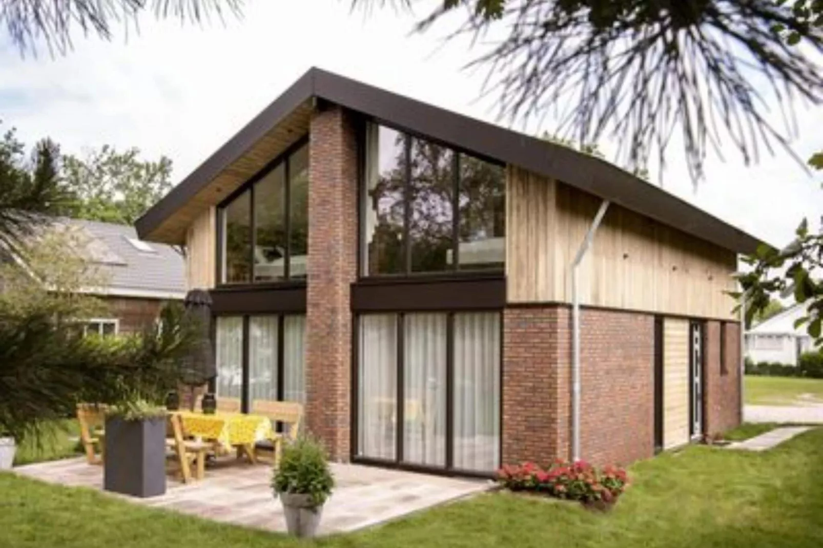 Suite Uitwaayer-Exterior summer