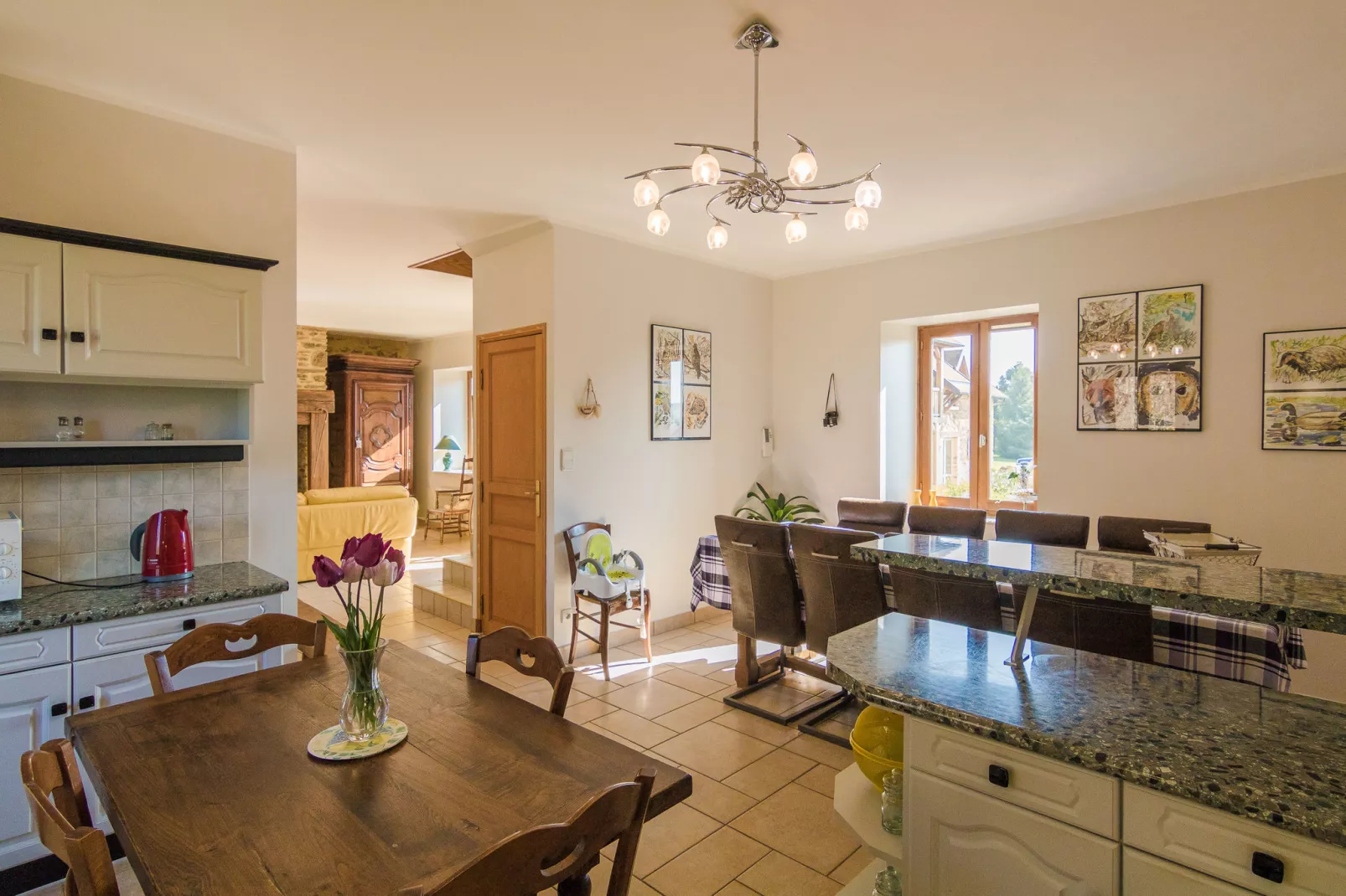 Las Gouttas-Salle à manger