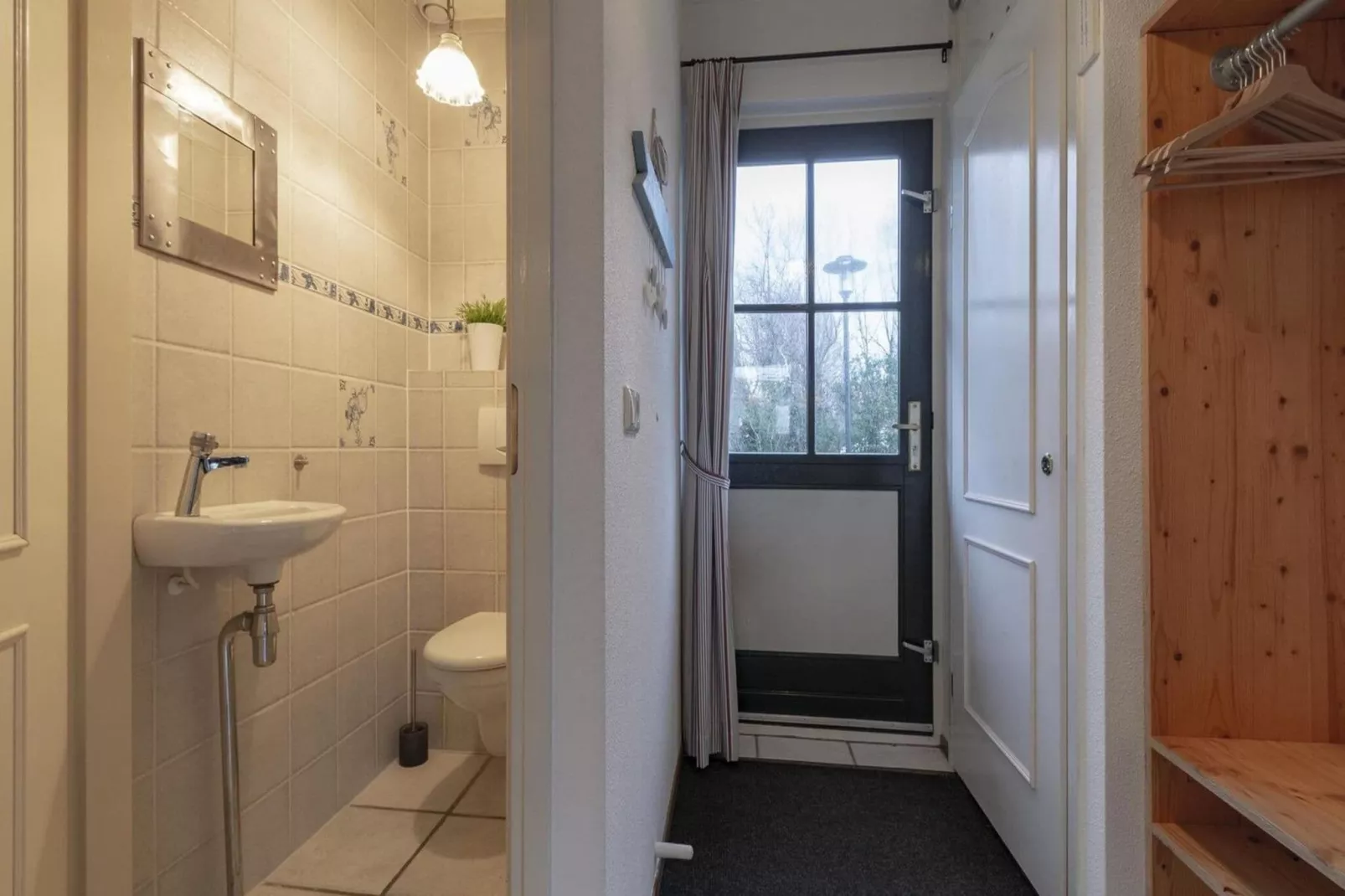De Buitenplaats 62-Bathroom