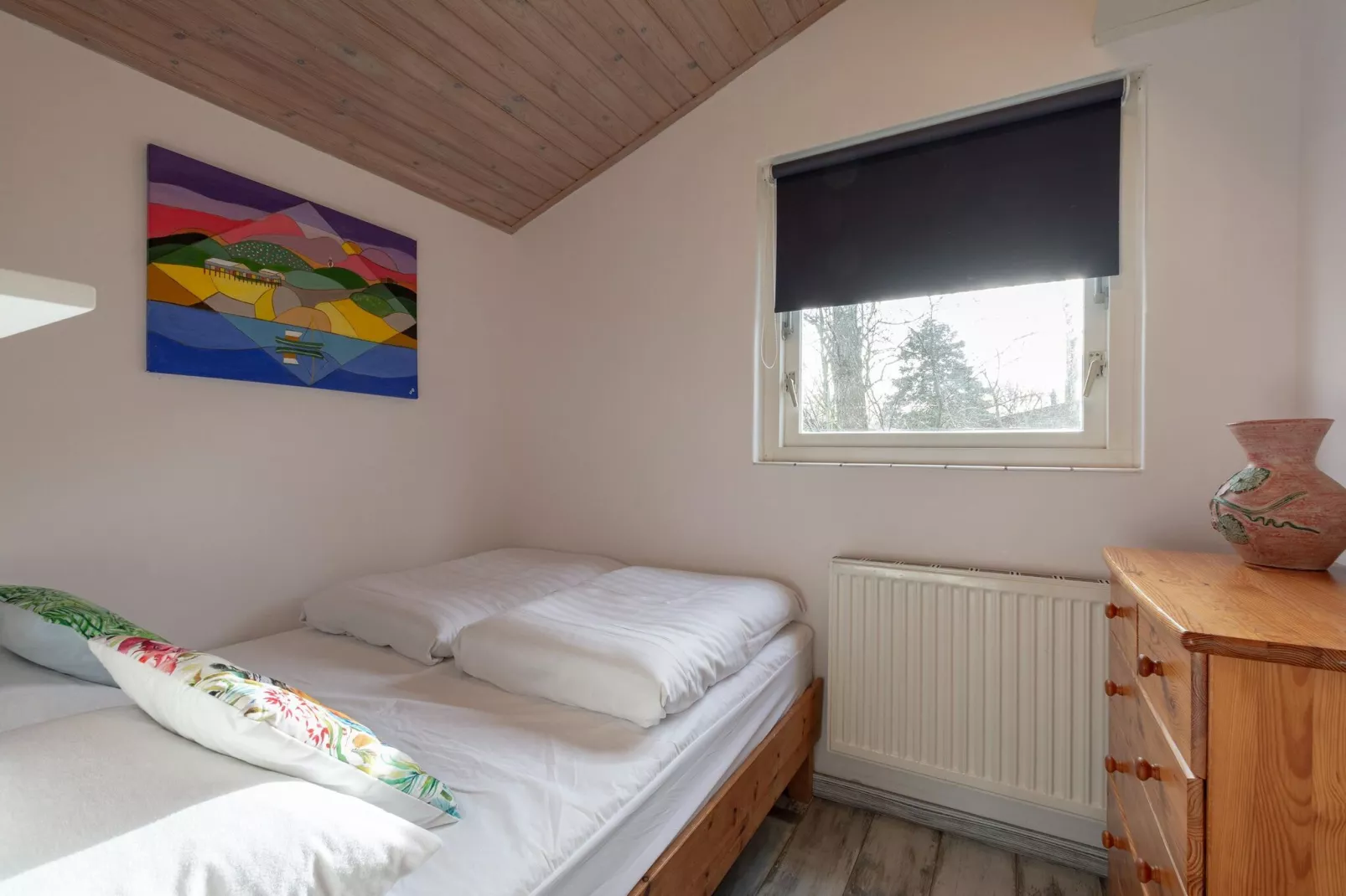 Garnekuul 38-Bedroom