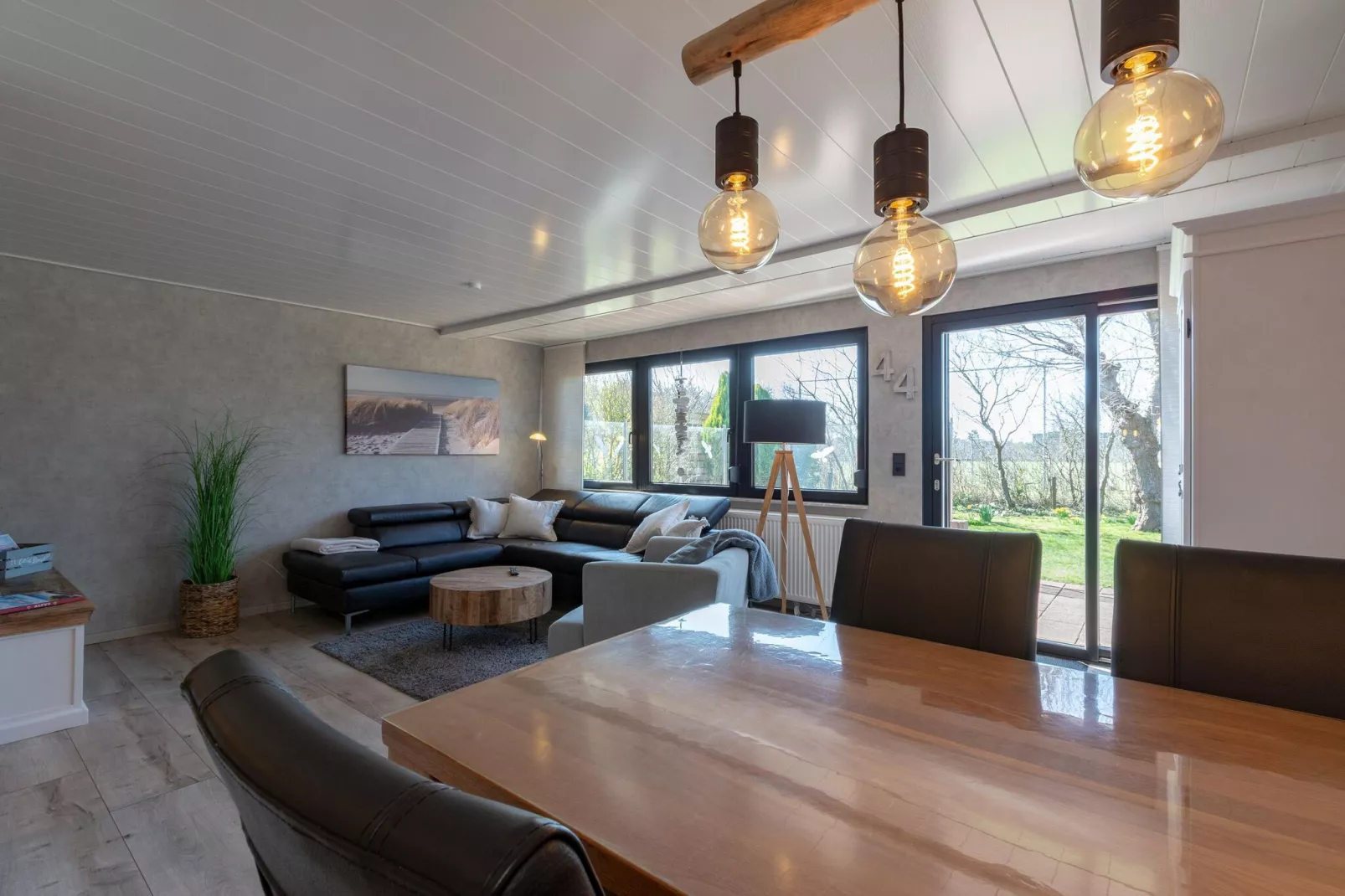 Garnekuul 44-Dining room