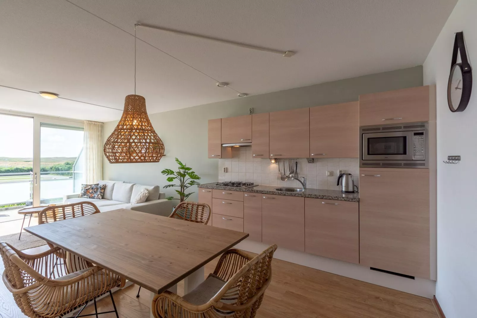 Duinerei B202-Dining room