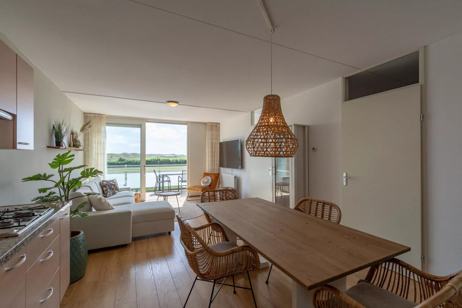 Duinerei B202-Dining room