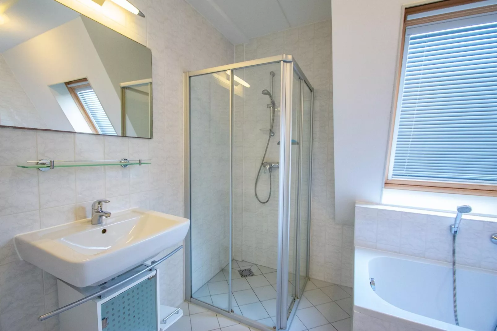 Duinerei B301-Bathroom