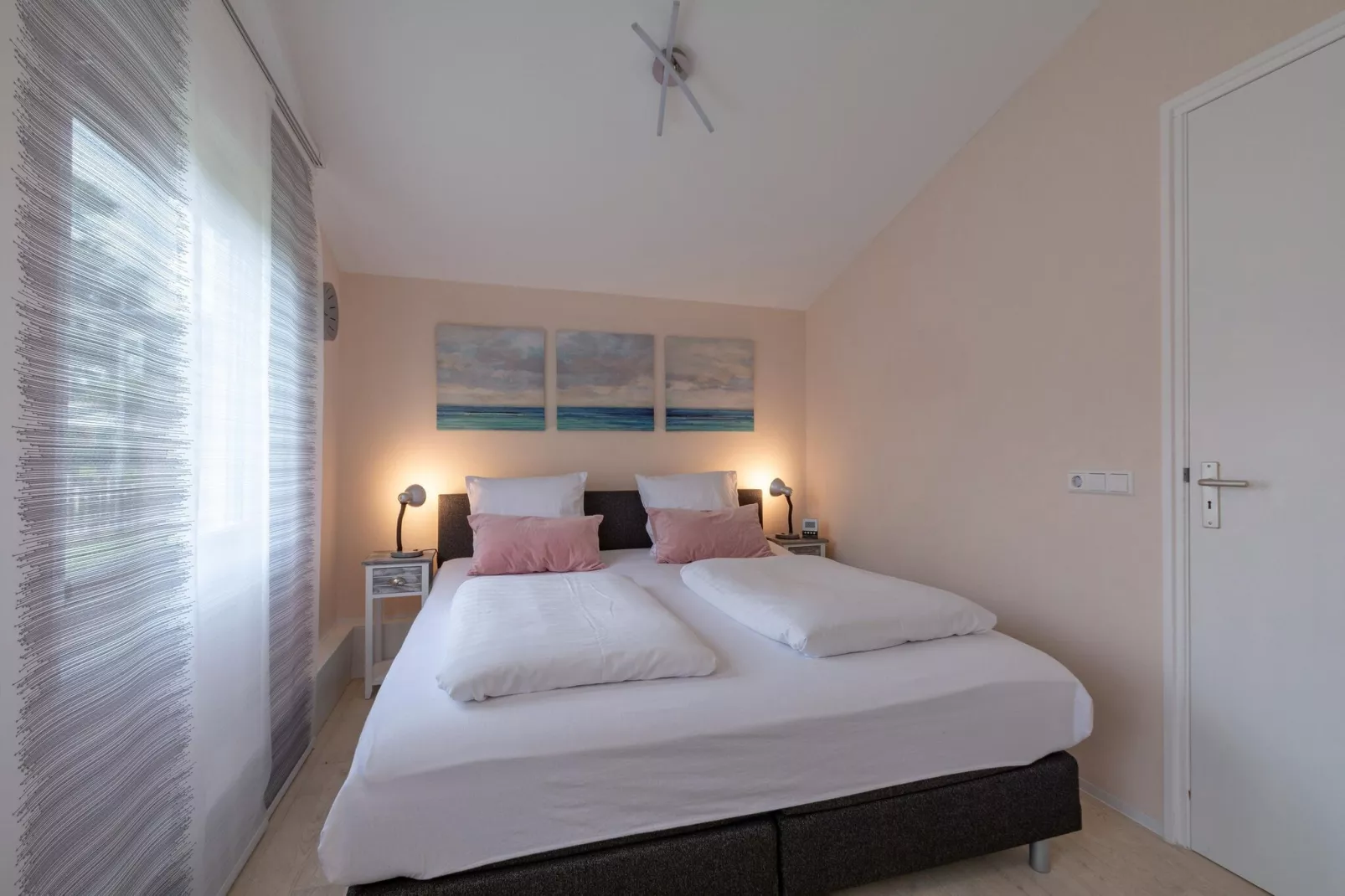 Garnekuul 49-Bedroom
