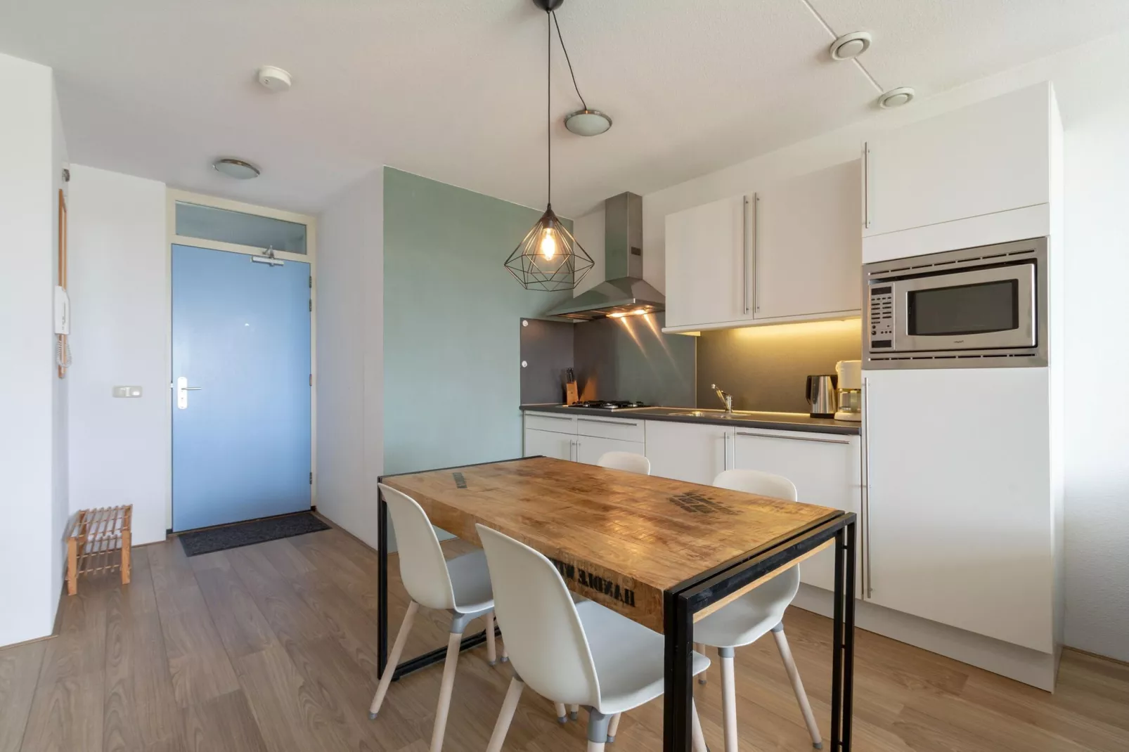 Duinerei C202-Dining room