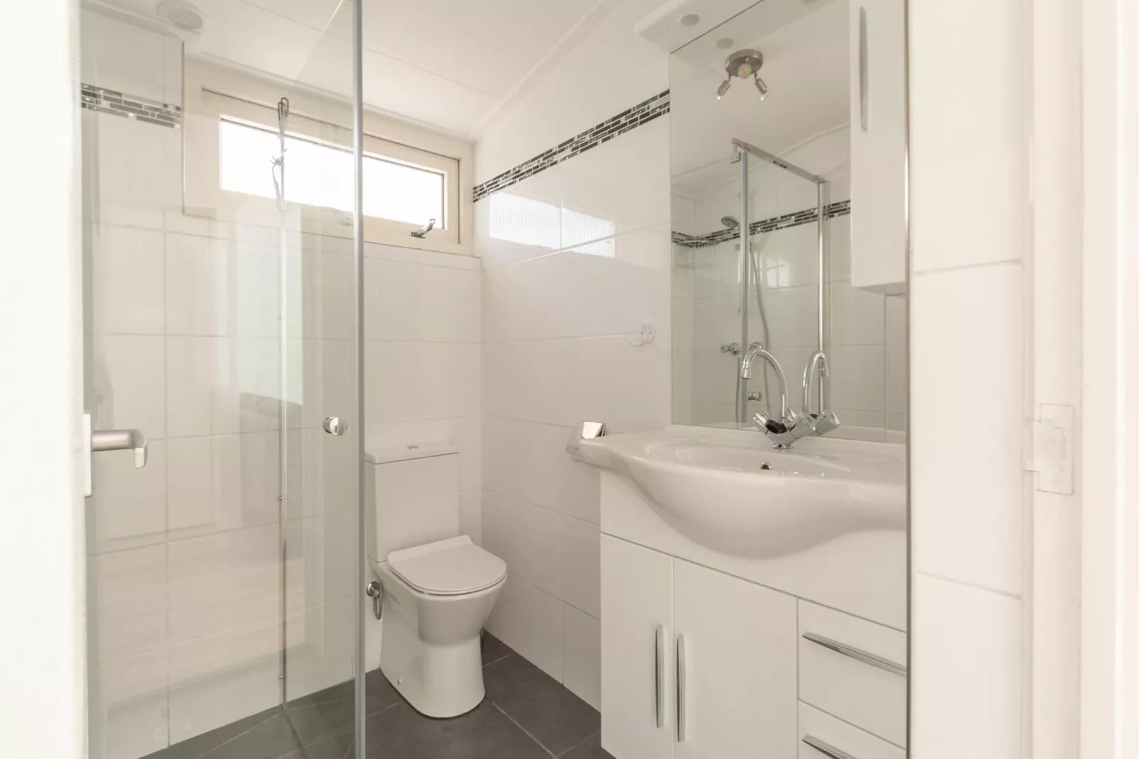 Garnekuul 52-Bathroom
