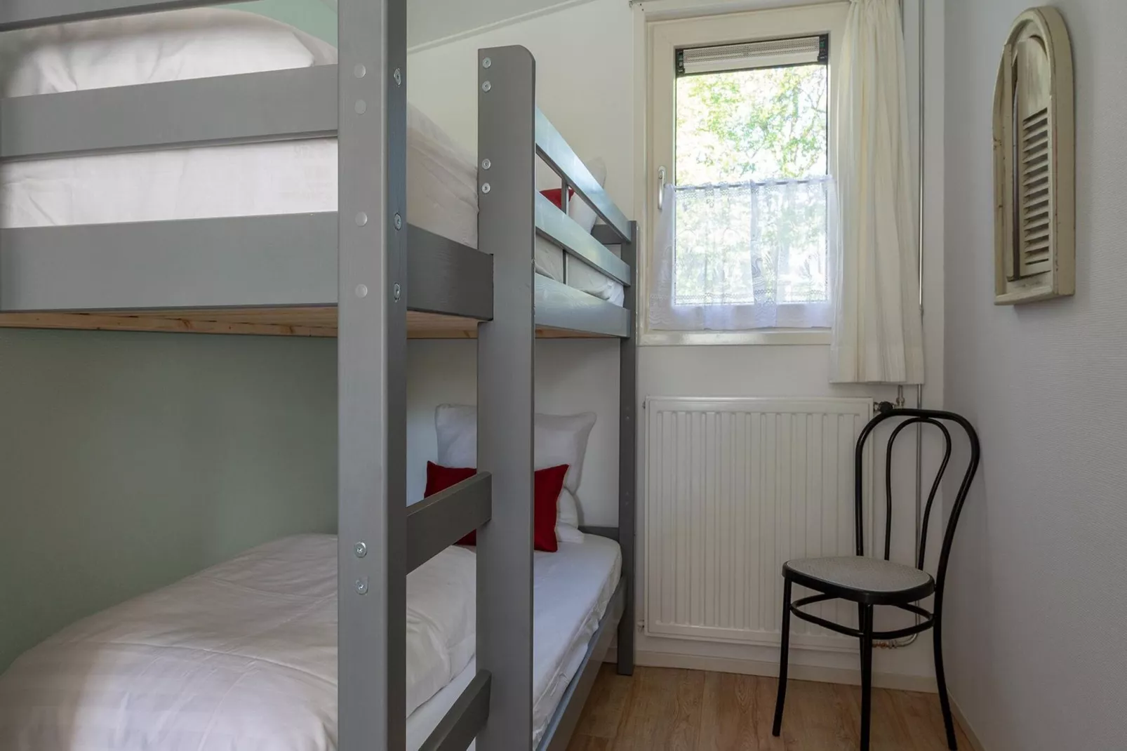Garnekuul 52-Bedroom