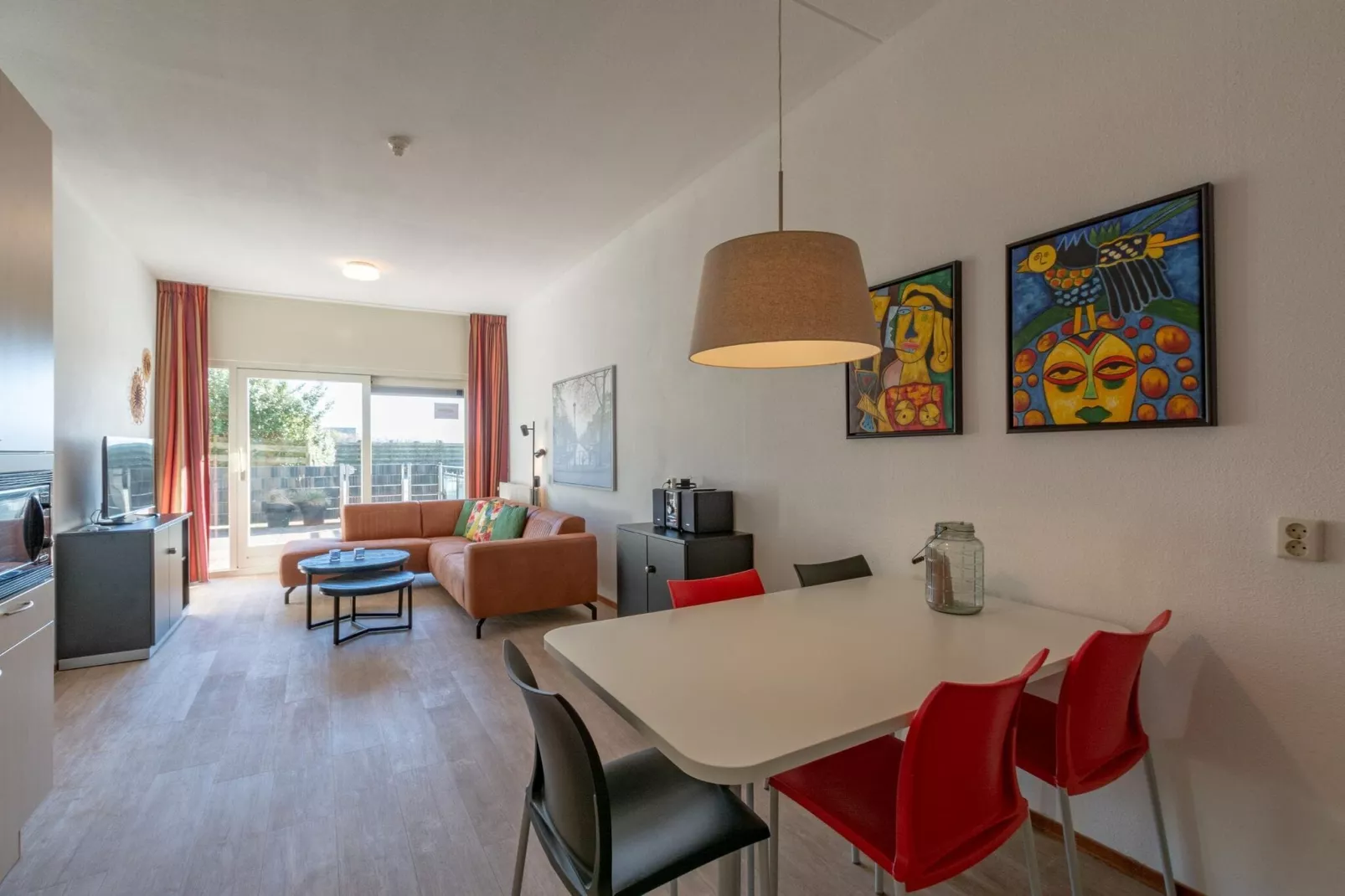 Wijde Blick 103-Dining room