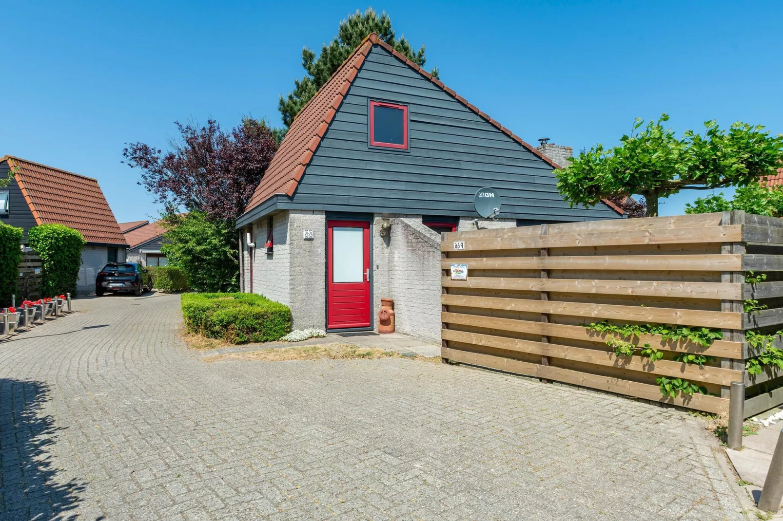 Yperhof 66-Exterior summer