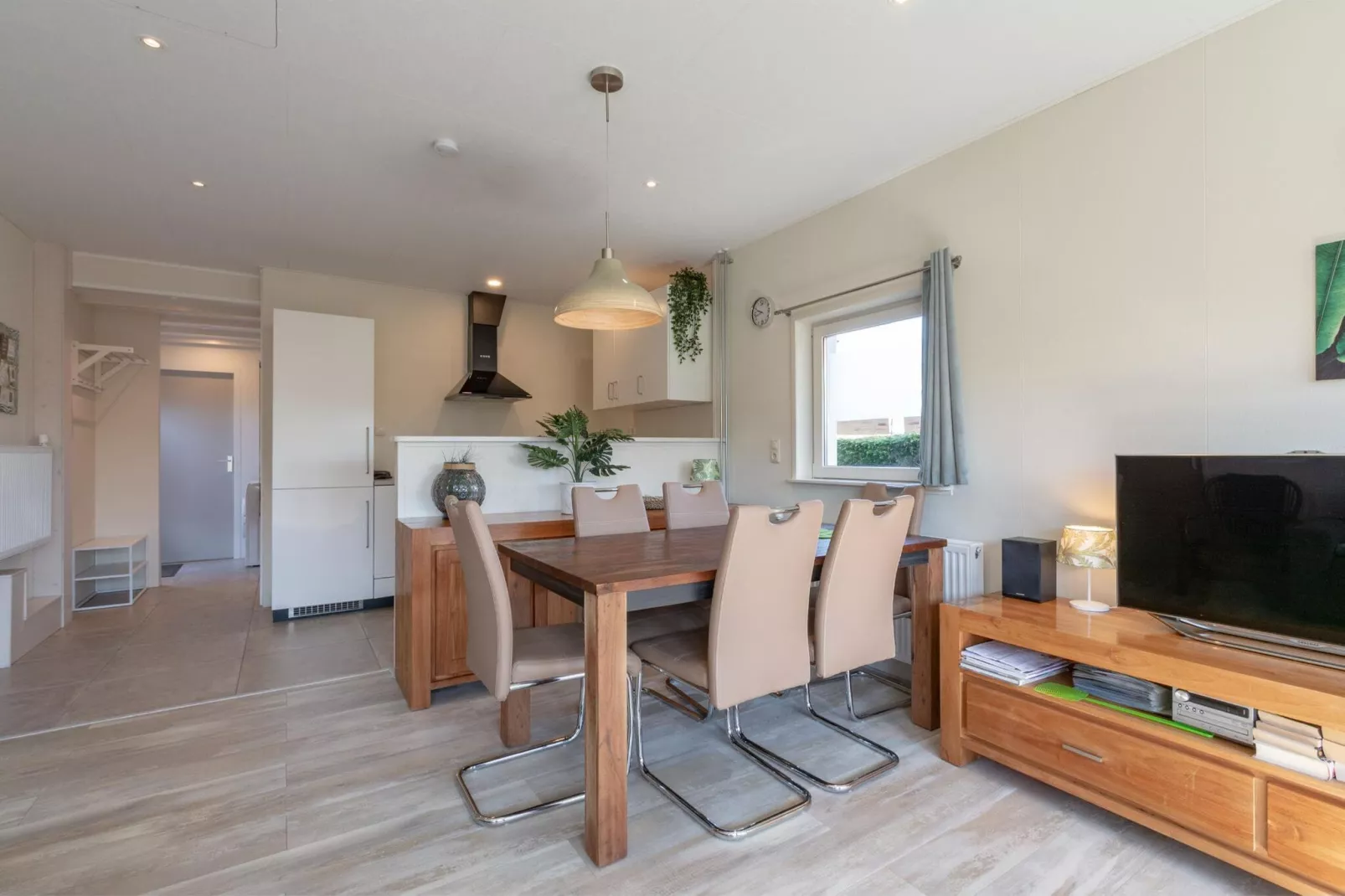 Zeewaard 33-Dining room