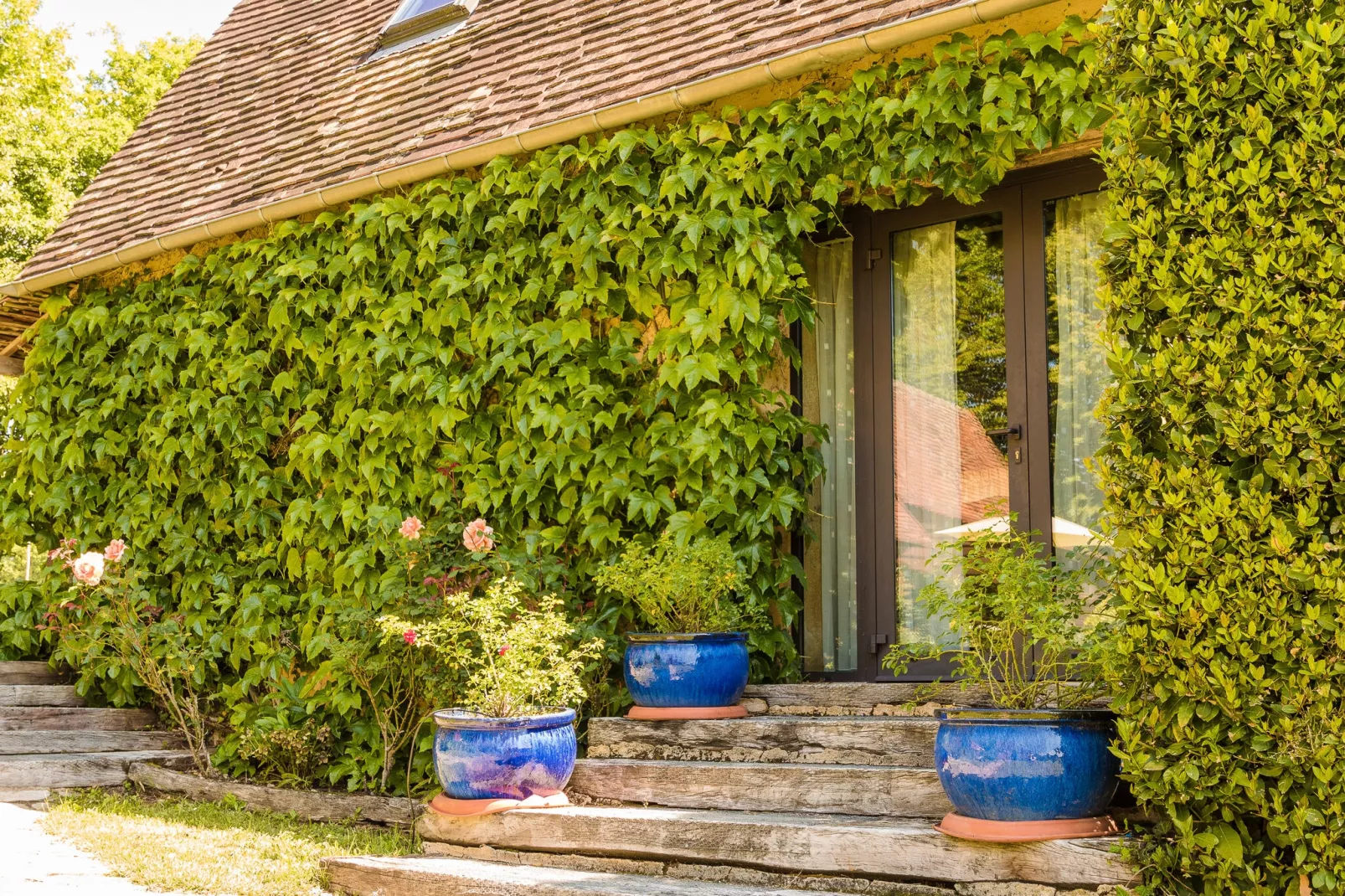 Le Tournant-Exterior summer