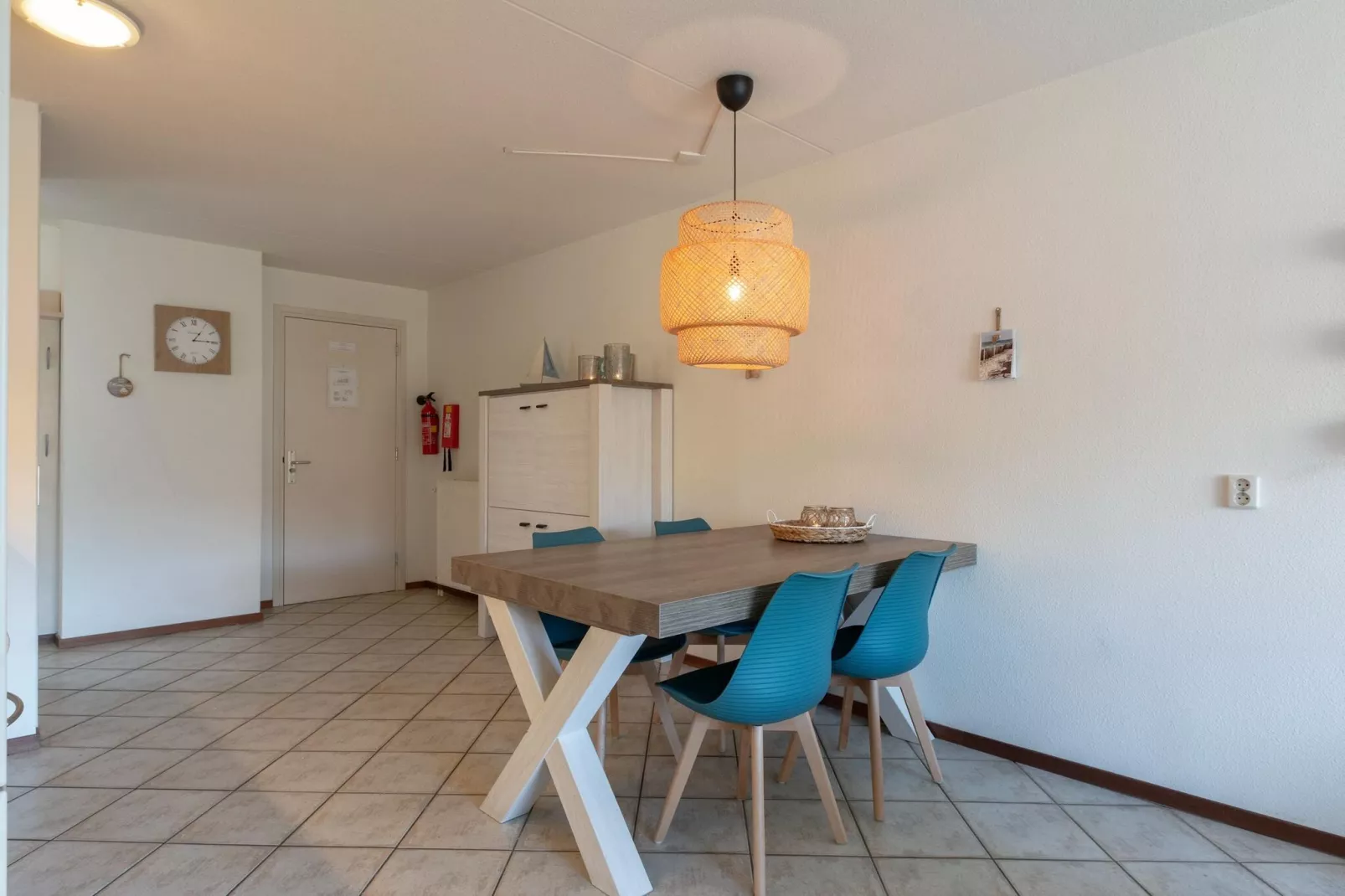 Wijde Blick 212-Dining room