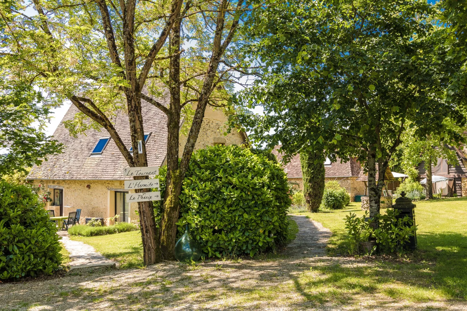 Le Tournant-Exterior summer