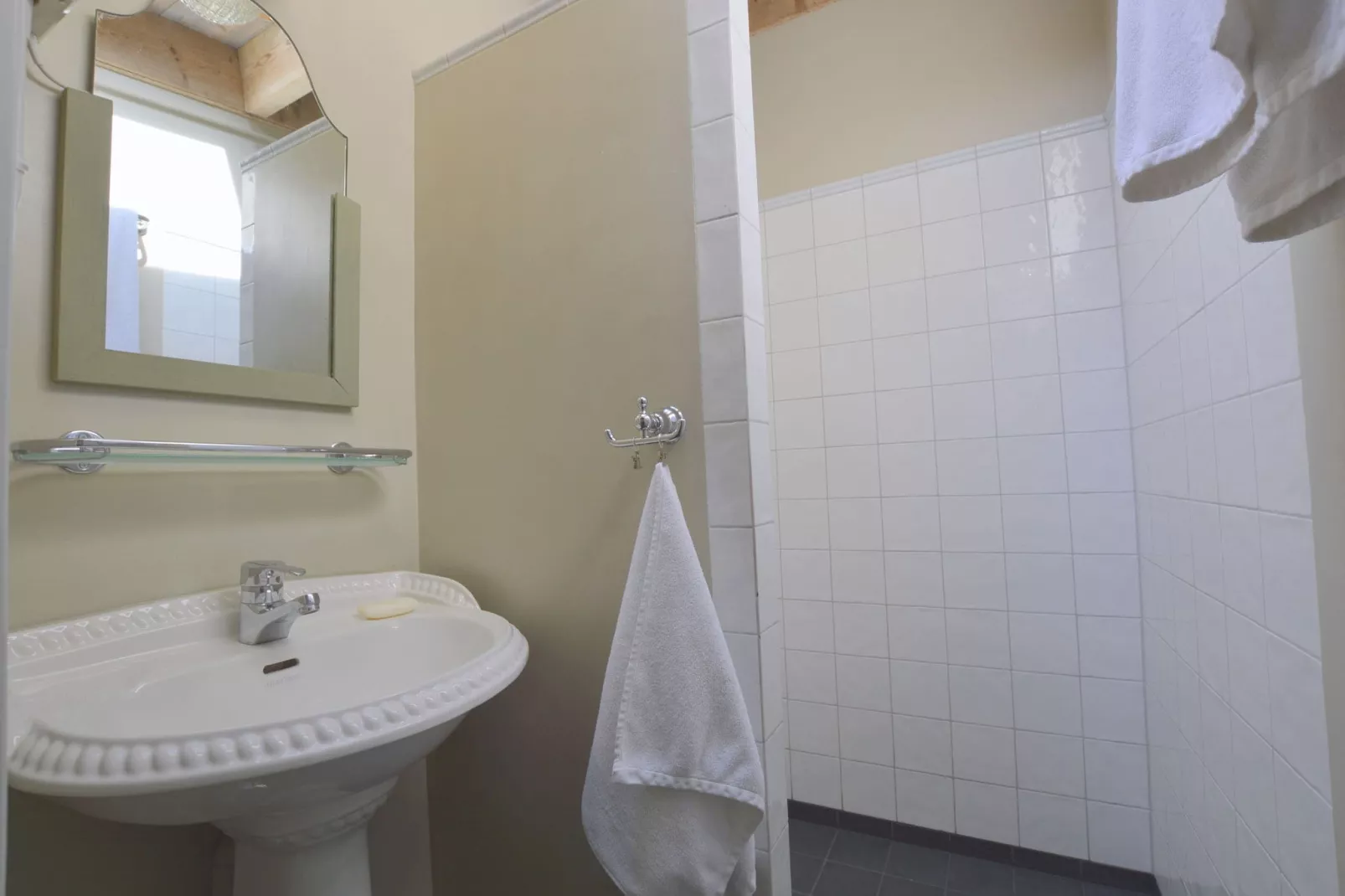 Guesthouse The Old Cottage-Bathroom