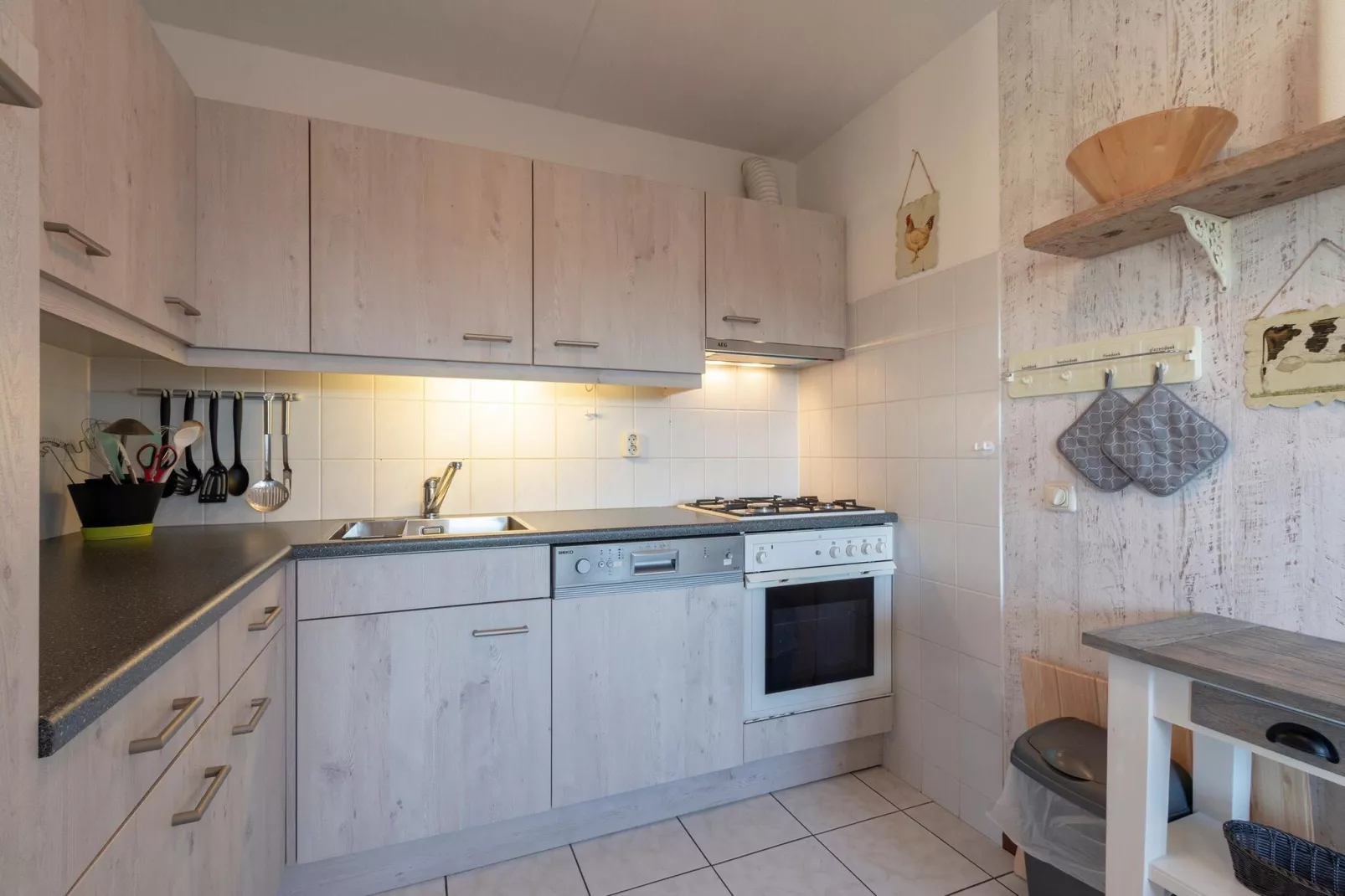 Ooghduyne 149-Kitchen