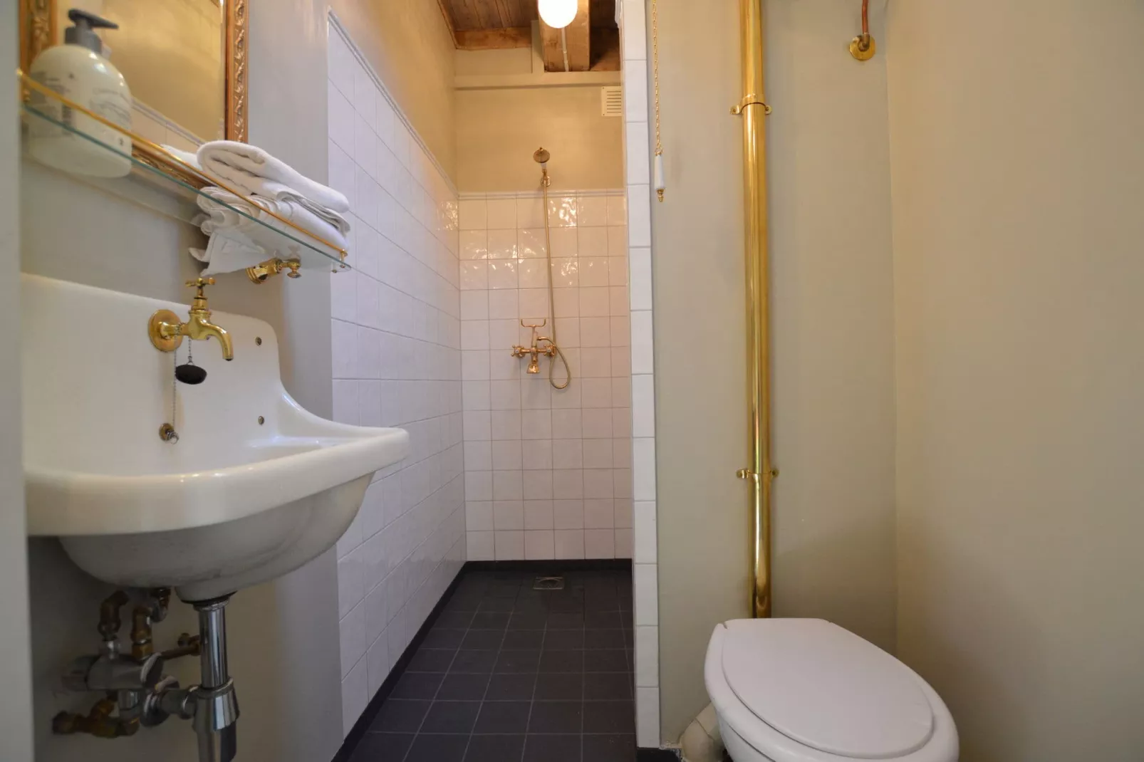 Guesthouse The Old Cottage-Bathroom