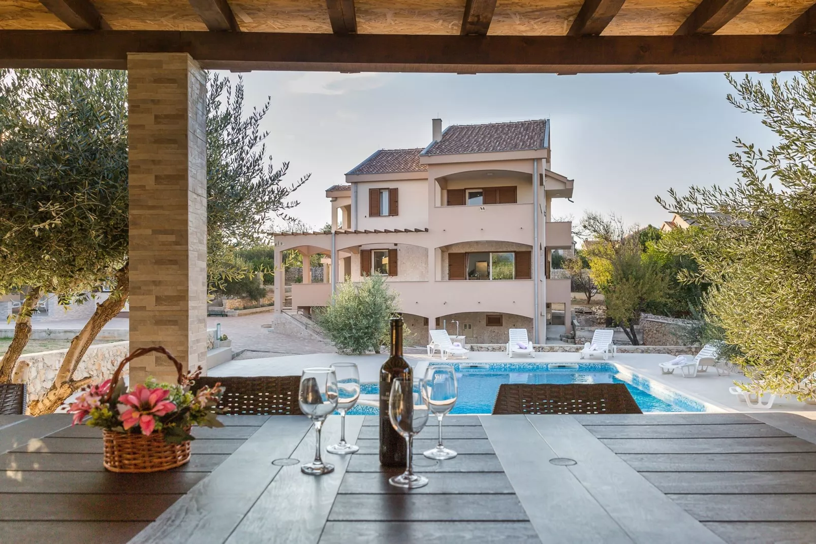 Villa Zlatni Dvori-Terrace balcony