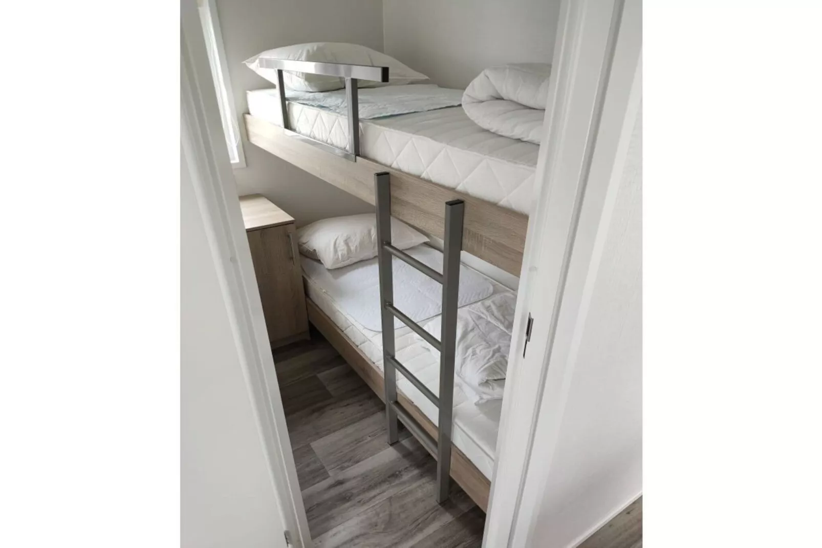 398583-Bedroom