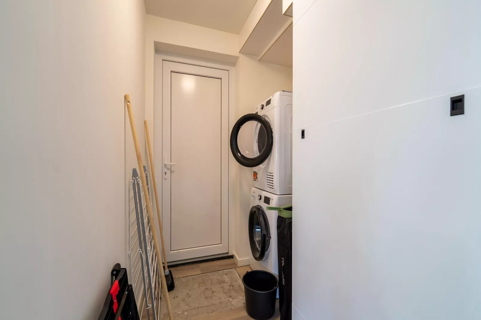 Strandloper 129-Facilities