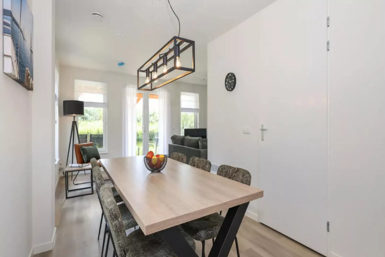 Kuifduiker 7A-Esszimmer
