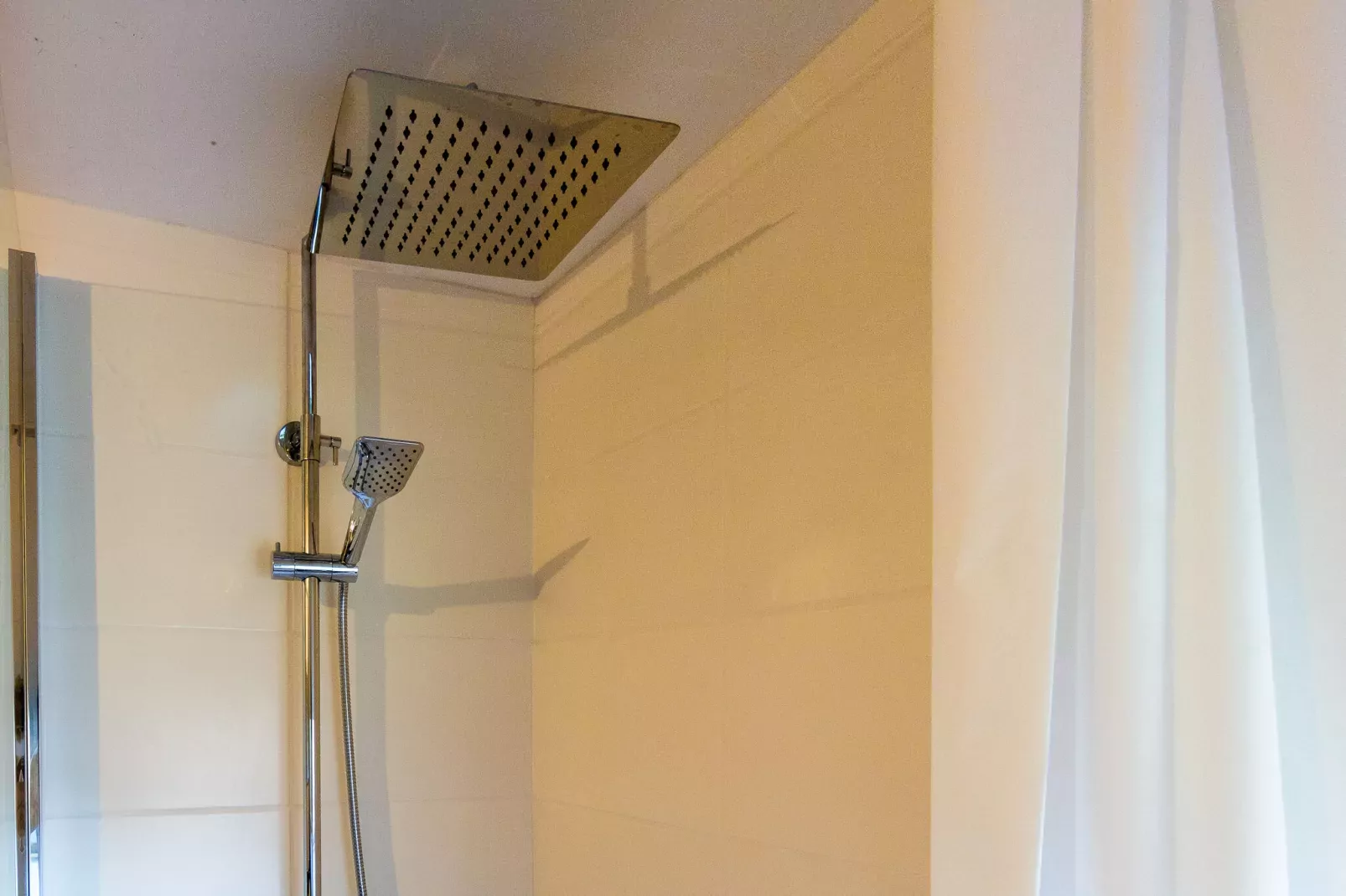 Le Tournant-Bathroom