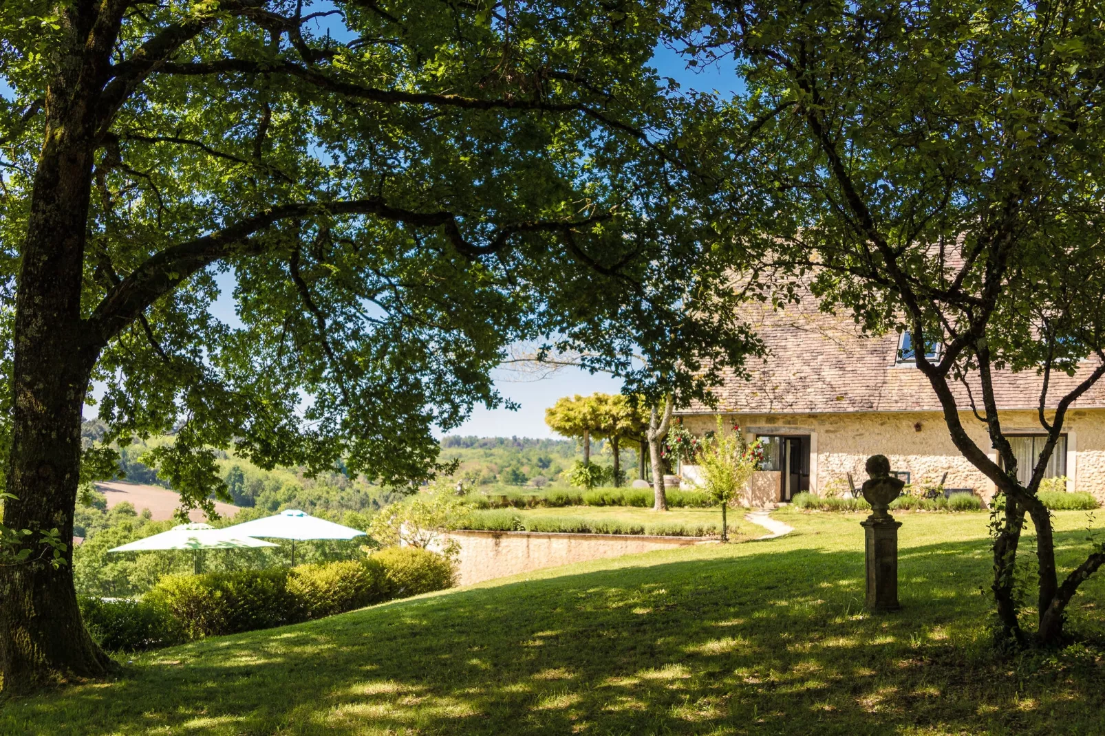 Le Tournant-Gardens summer