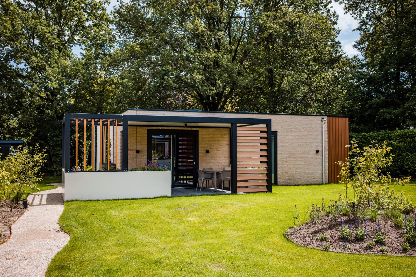 Dwergarend 17-35-Exterior summer
