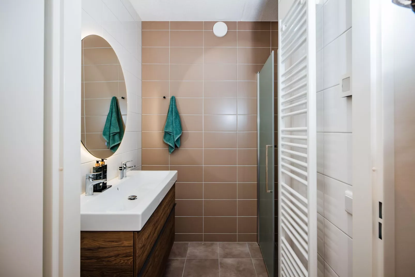 Dwergarend 17-35-Bathroom