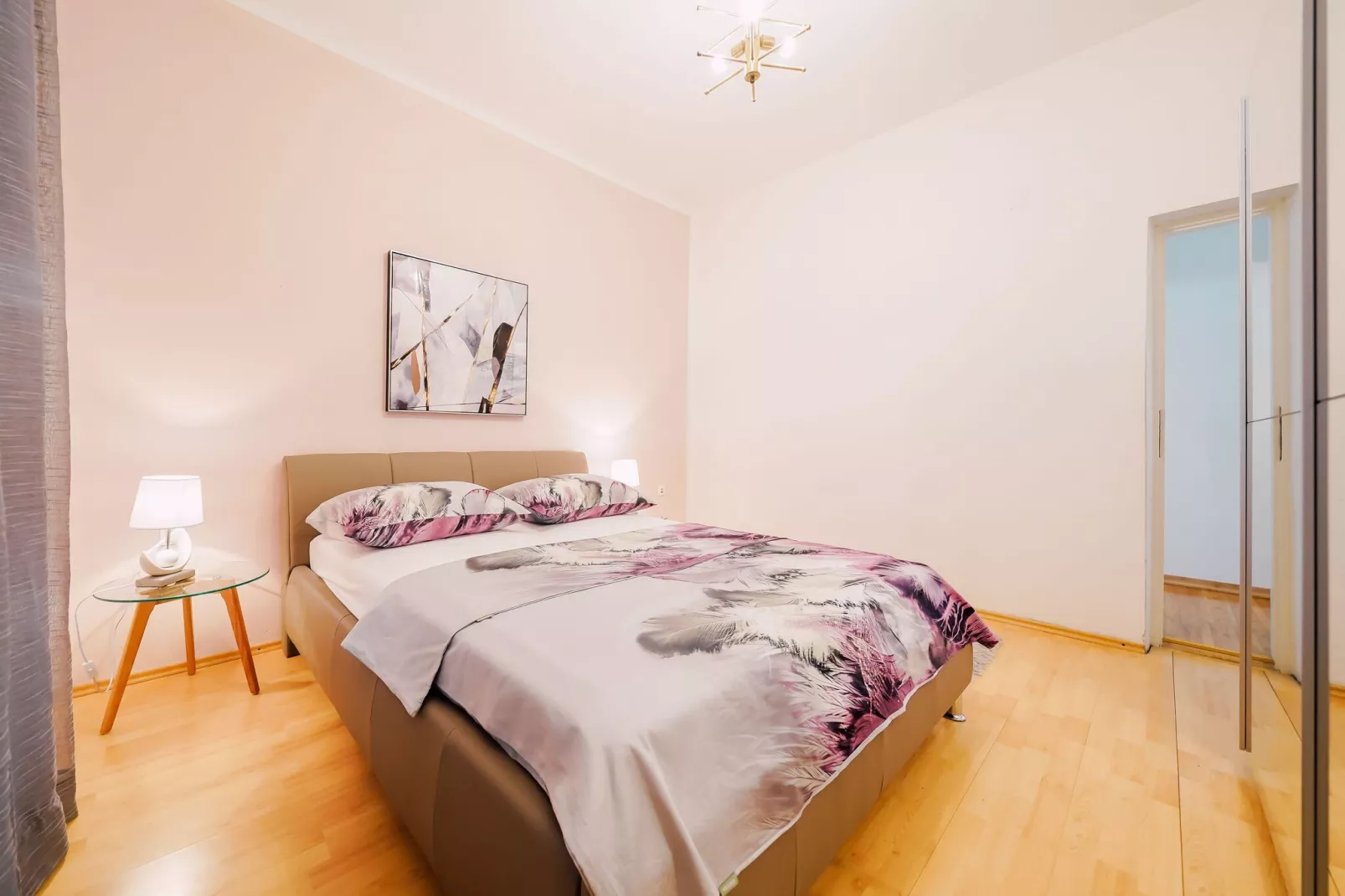 Meri-Bedroom