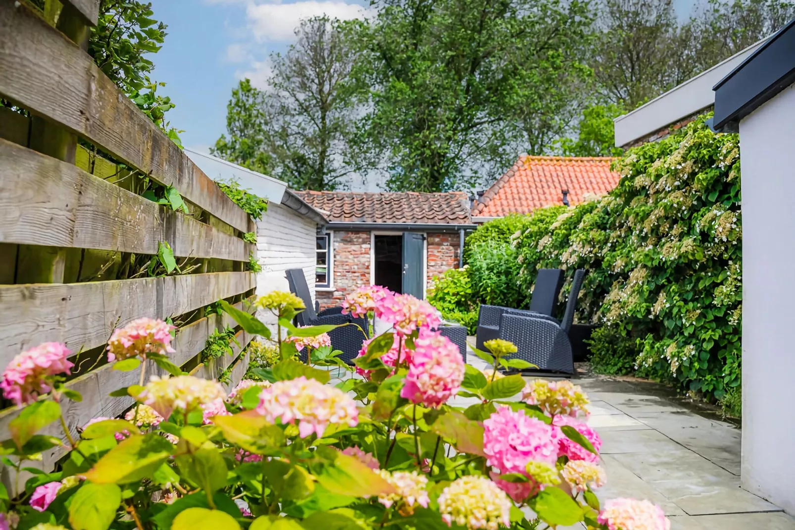 Vissershuisje Veere-Gardens summer