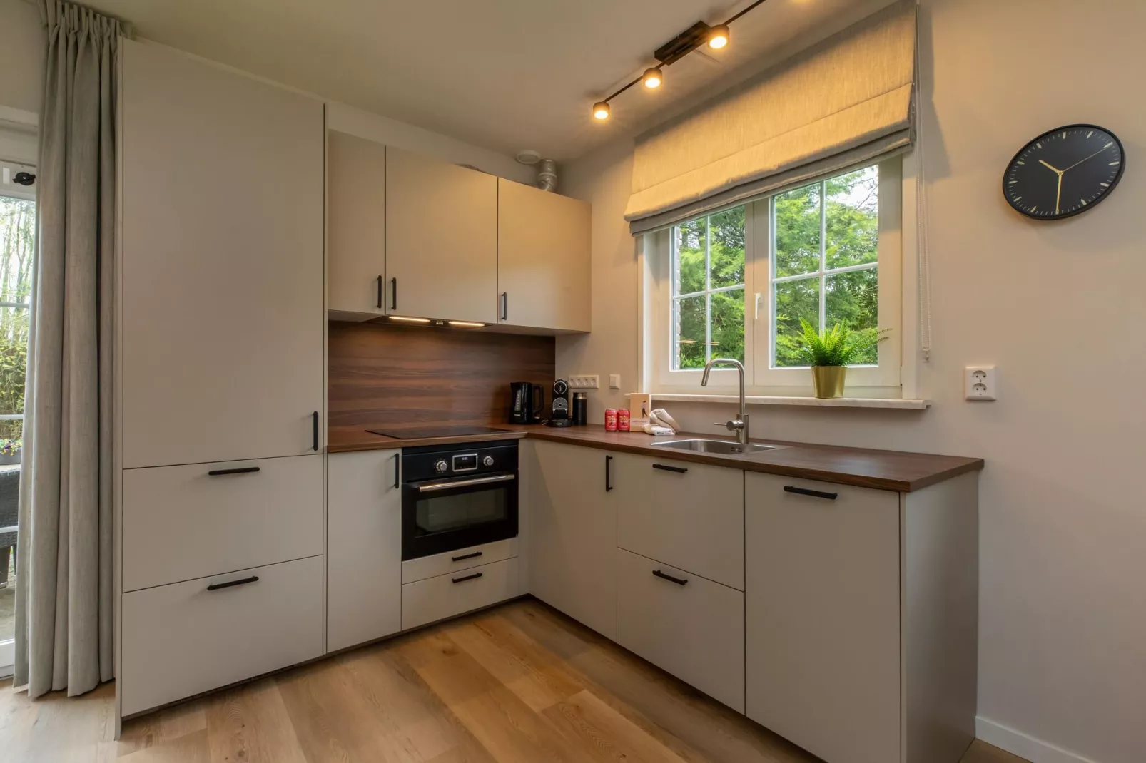 Vroondijk 2- Zeepeertje-Kitchen