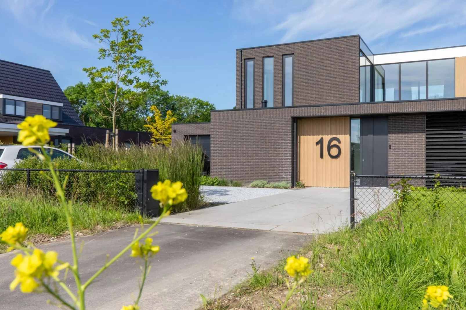 Studio ZEE-Exterior summer