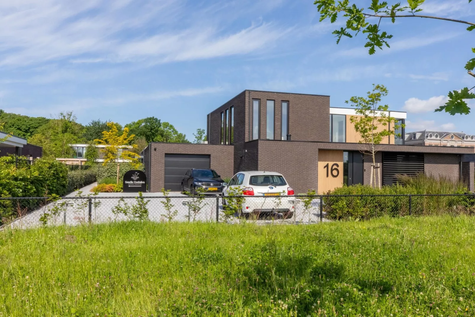 Studio BRIES-Exterior summer