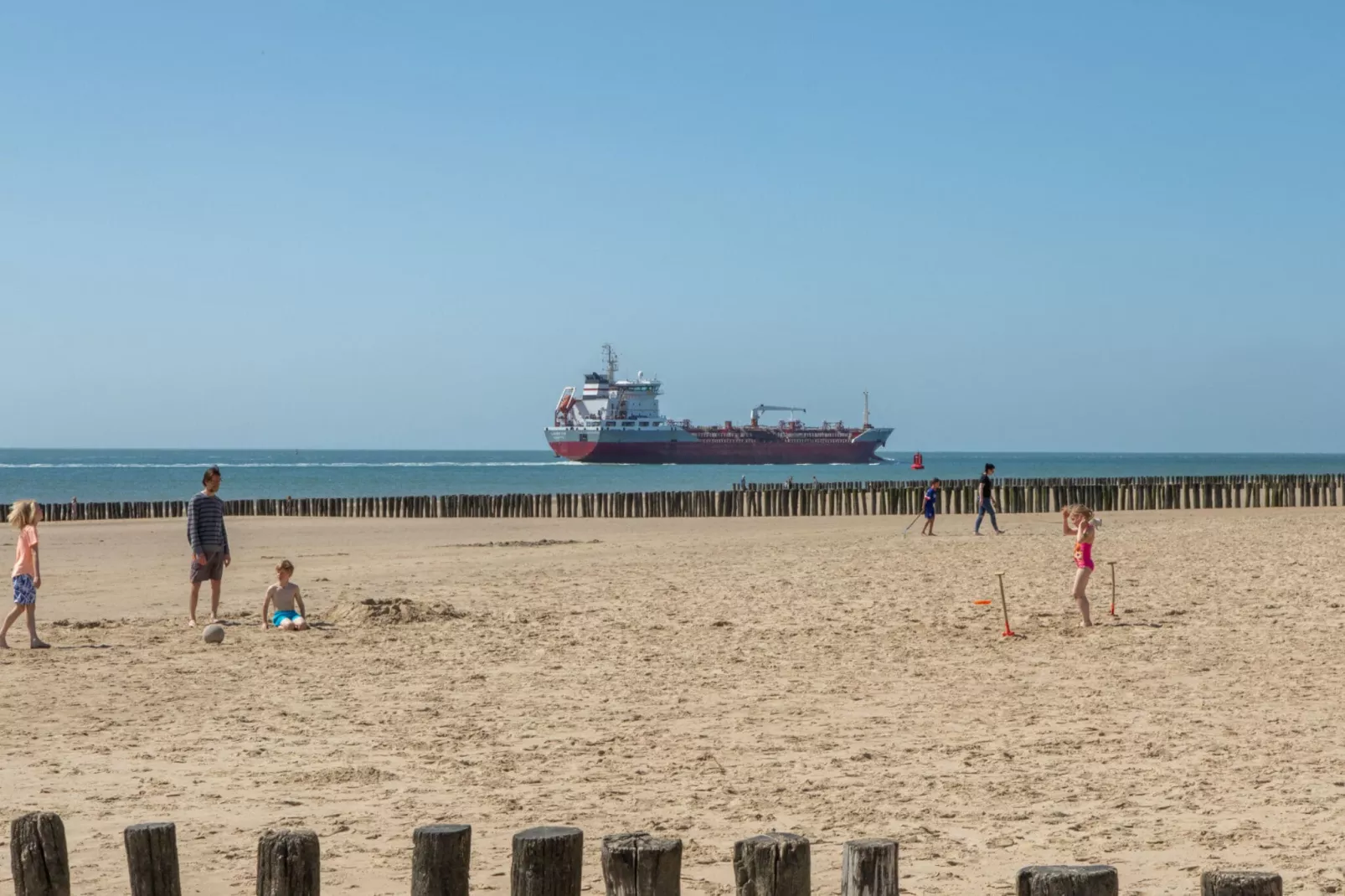 Strand Dishoek 345/346-Areas summer 1km