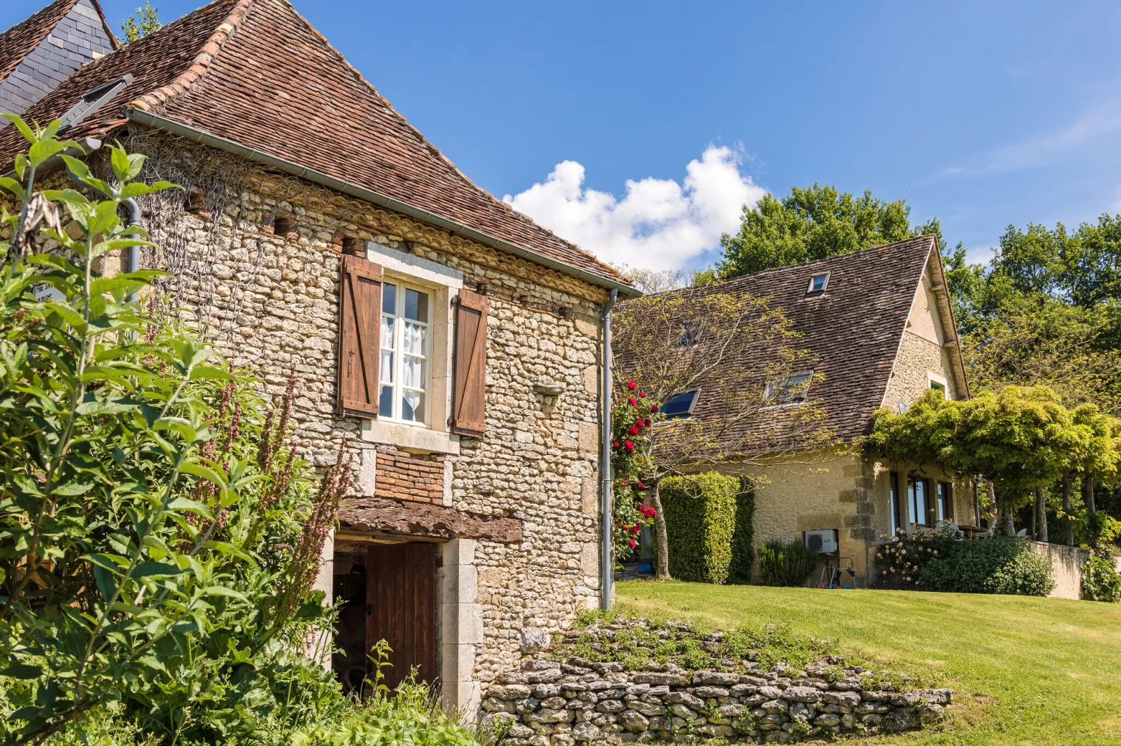 L'Hermite-Exterior summer