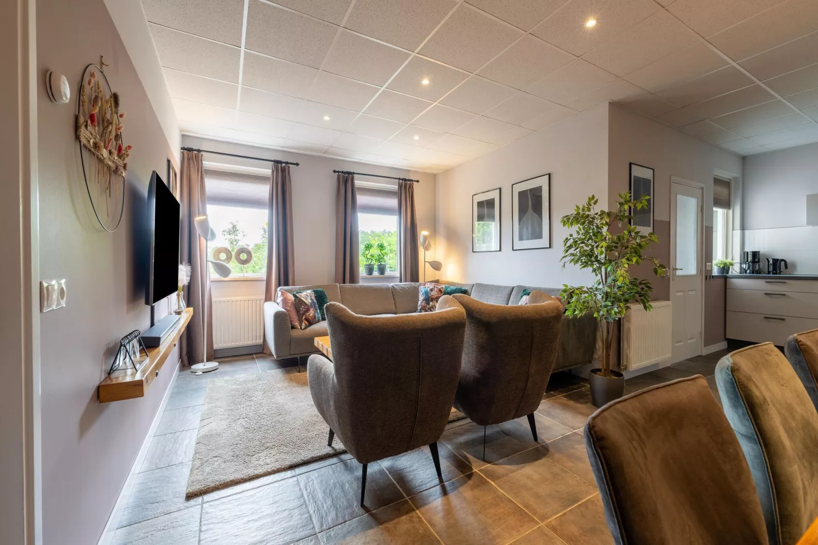 Erve Nijhuis-Living room