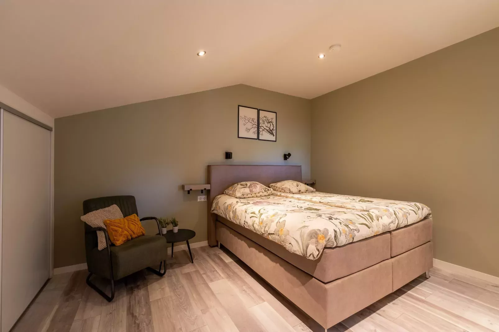 Erve Nijhuis-Bedroom