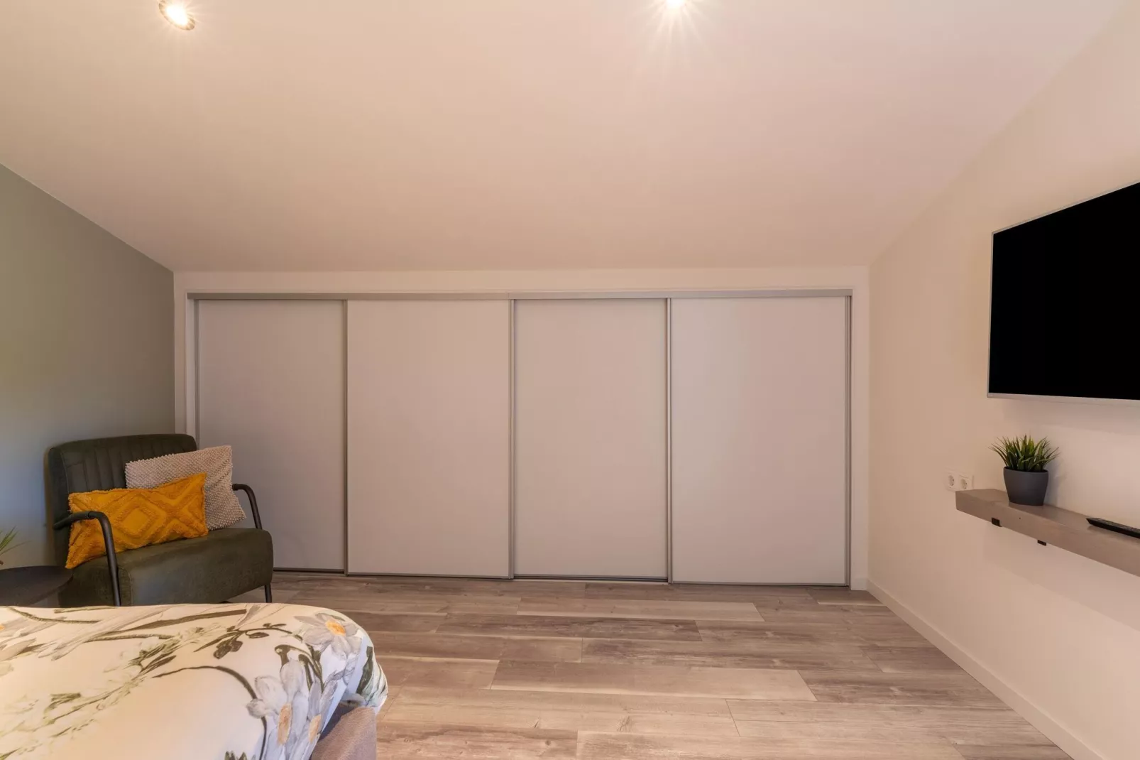 Erve Nijhuis-Bedroom