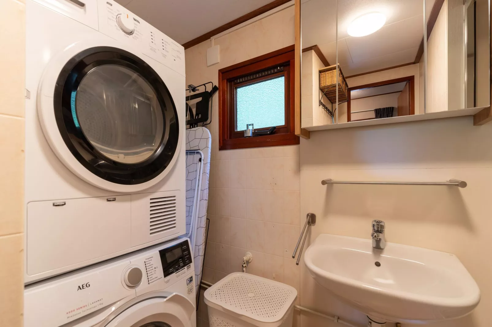 Huisje 37-Bathroom
