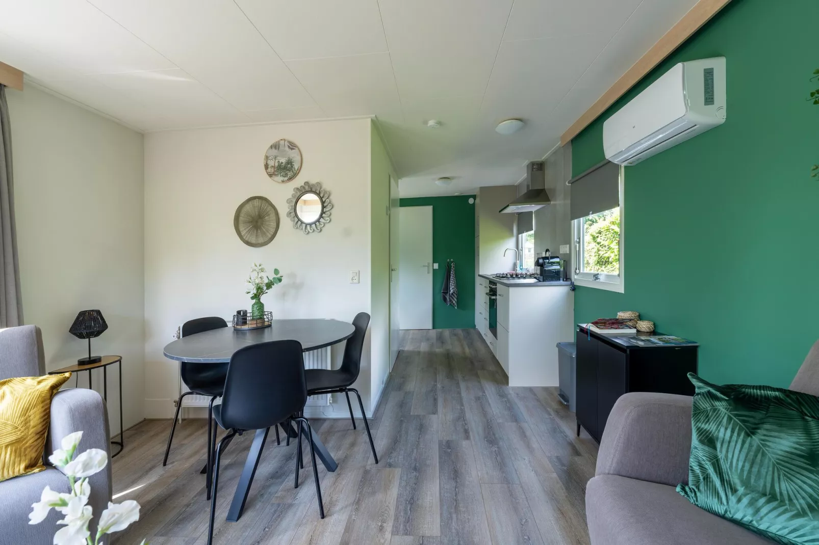 Huisje 60 Stegeren-Dining room