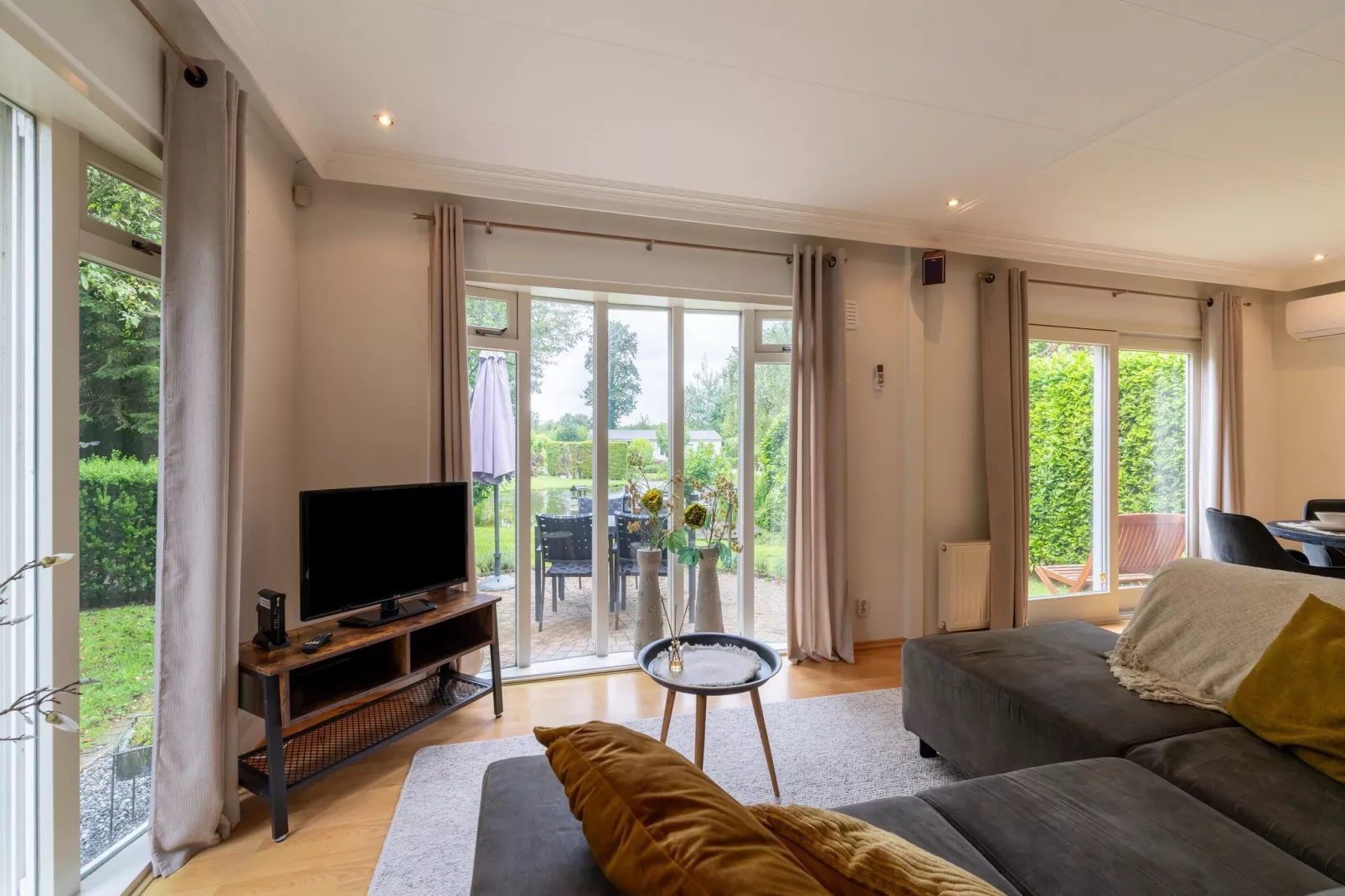 Buitenplaats Stoetenslagh-Living room