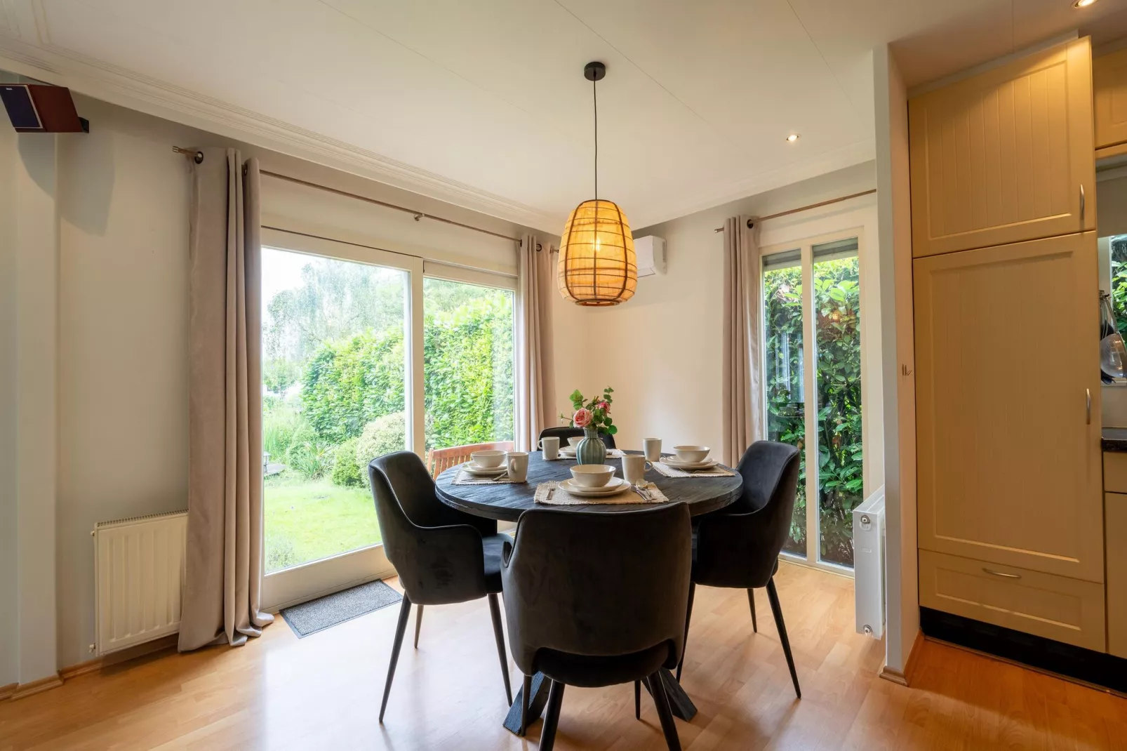 Buitenplaats Stoetenslagh-Dining room